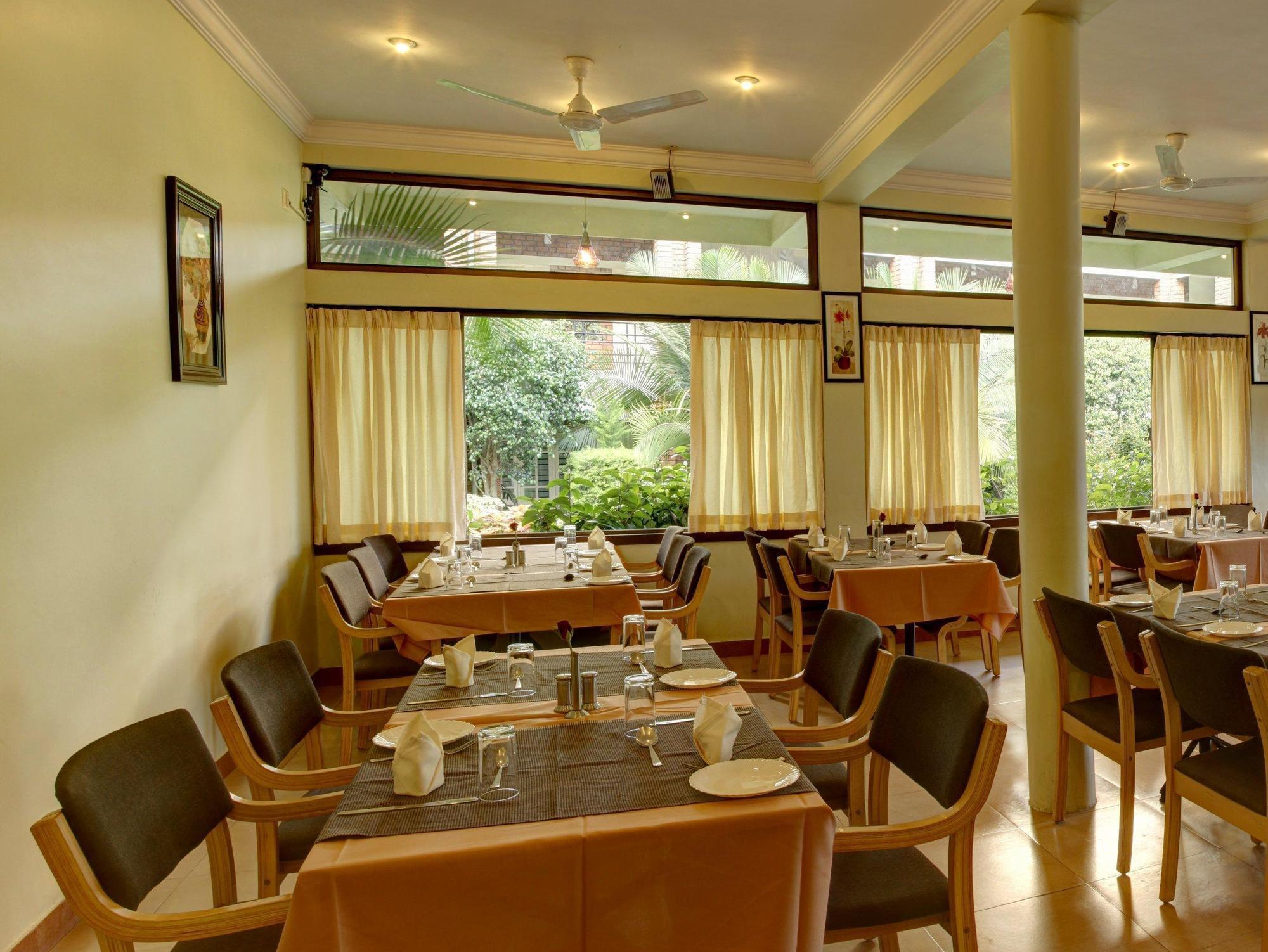 Hotel Le Ruchi The Prince Mysore Exterior foto